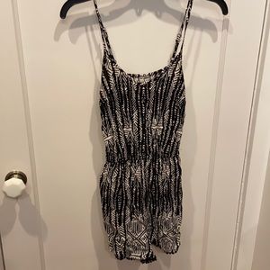 Black and white romper with pockets